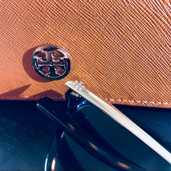 Tory Burch sunglasses- original - Picture 4 of 7